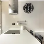 Volantin Ii With Jacuzzi By Aston Apartment *
