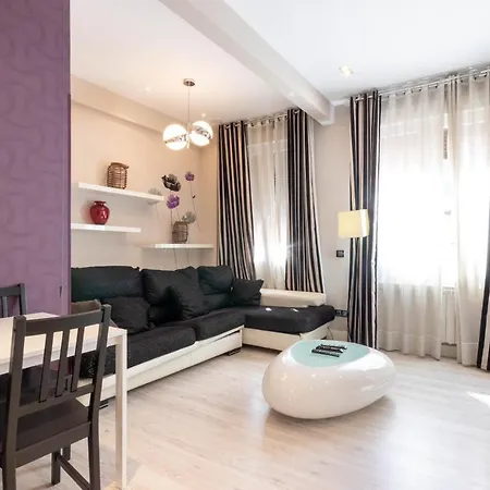 Apartament Volantin Ii With Jacuzzi By Aston